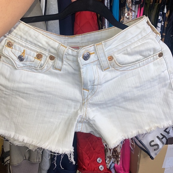 🔥True Religion Denim Shorts ***Excellent Pre-Owned condition;worn once*** - Picture 2 of 9